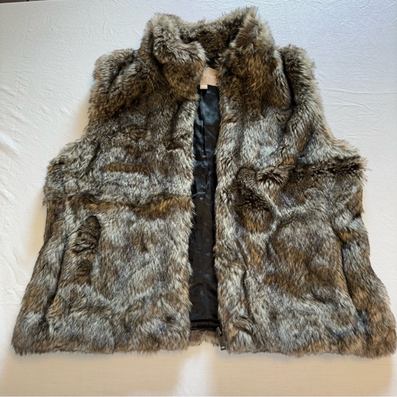 Banana Republic Brown Cozy Faux Fur High Neck Zip Up Sleeveless Winter Vest Sz M - Picture 4 of 14